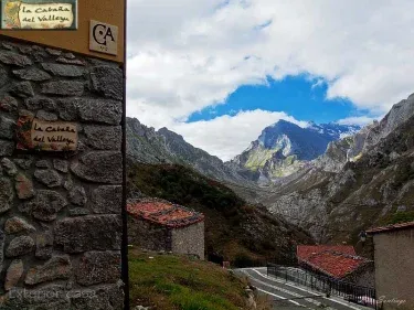 La Cabaña del Valleyu y La Cabaña de Bernardina