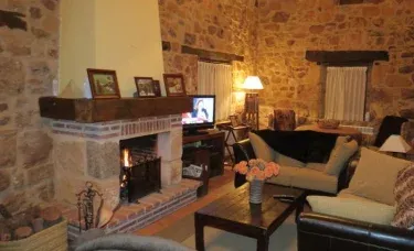 La Casa de Piedra de la Aldea