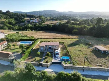 Casa Vanguardista Cereixo